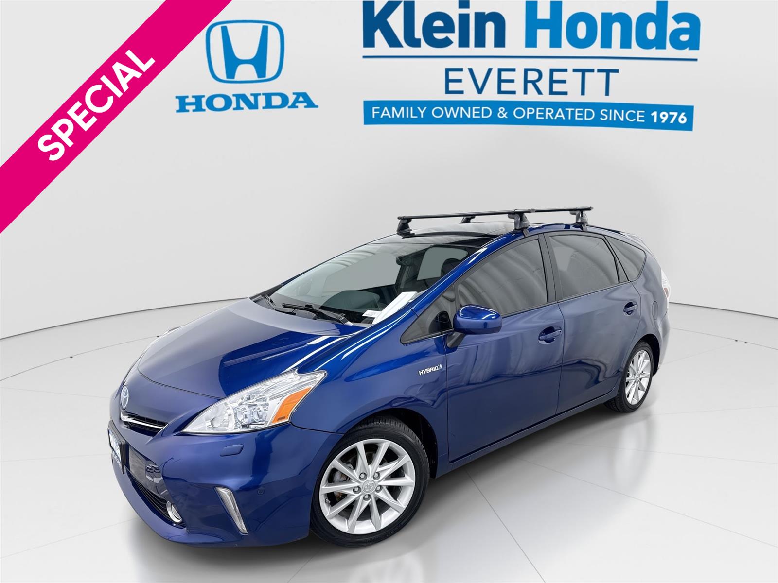 Blue Ribbon Metallic 2013 Toyota Prius v Wagon Front-Wheel Drive Continuously Variable Transmission