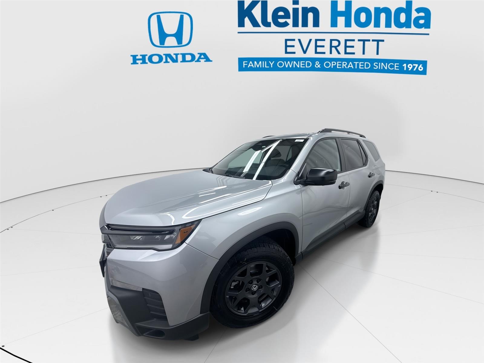 Solar Silver Metallic 2026 Honda Pilot SUV / Crossover All-Wheel Drive Automatic