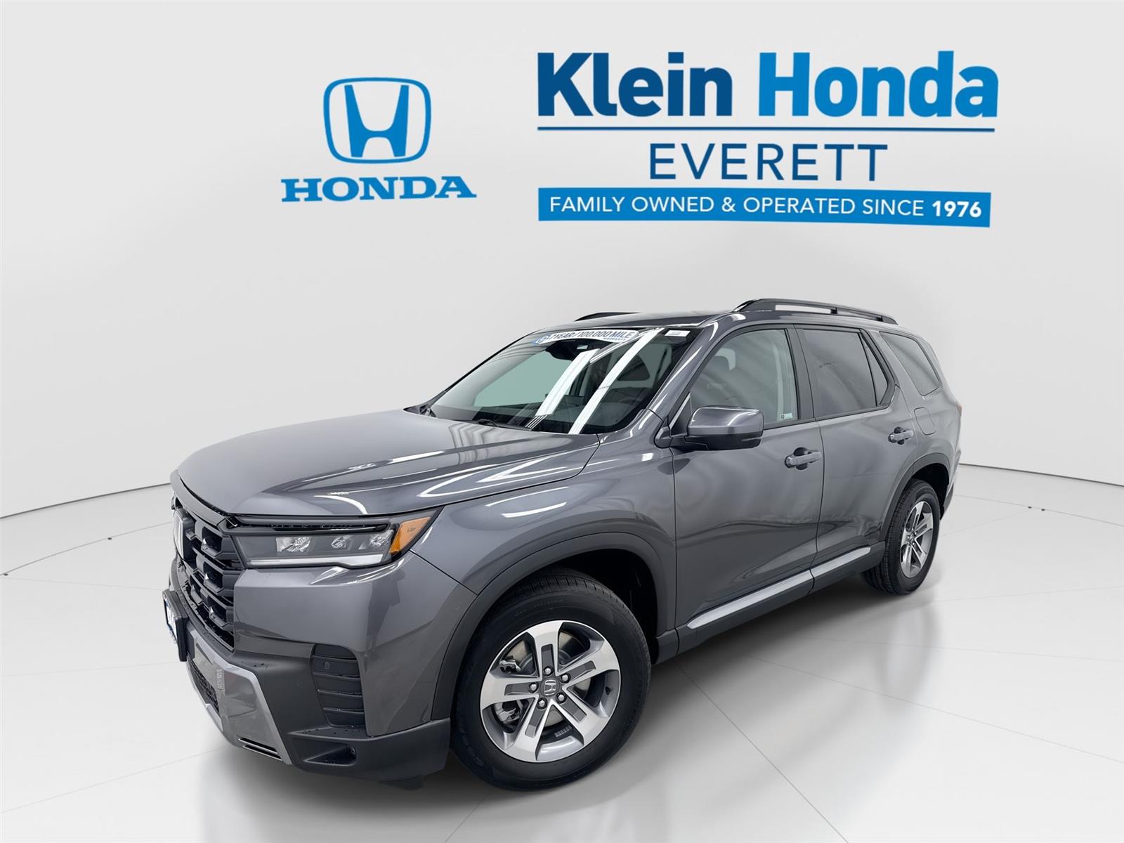 Gray (Modern Steel Metallic) 2026 Honda Pilot SUV / Crossover All-Wheel Drive Automatic