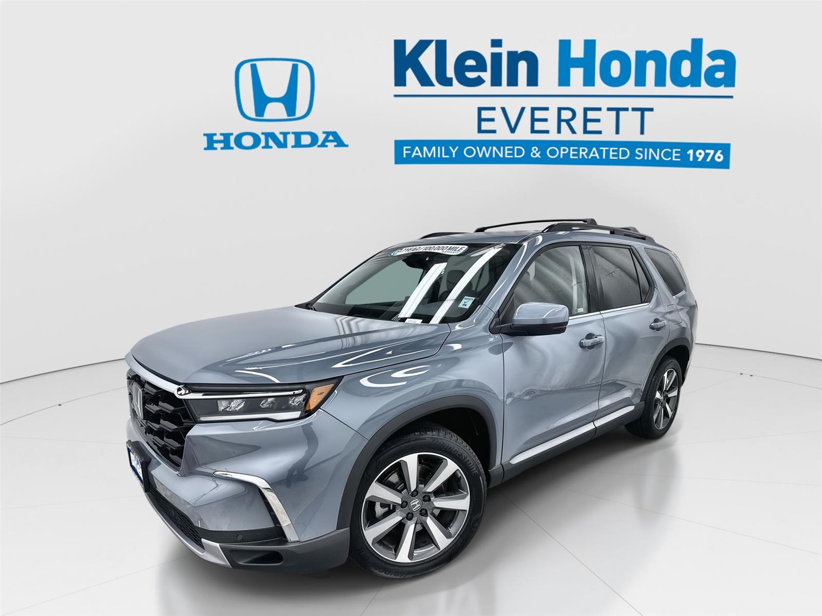 Sonic Gray Pearl 2023 Honda Pilot SUV / Crossover All-Wheel Drive Automatic