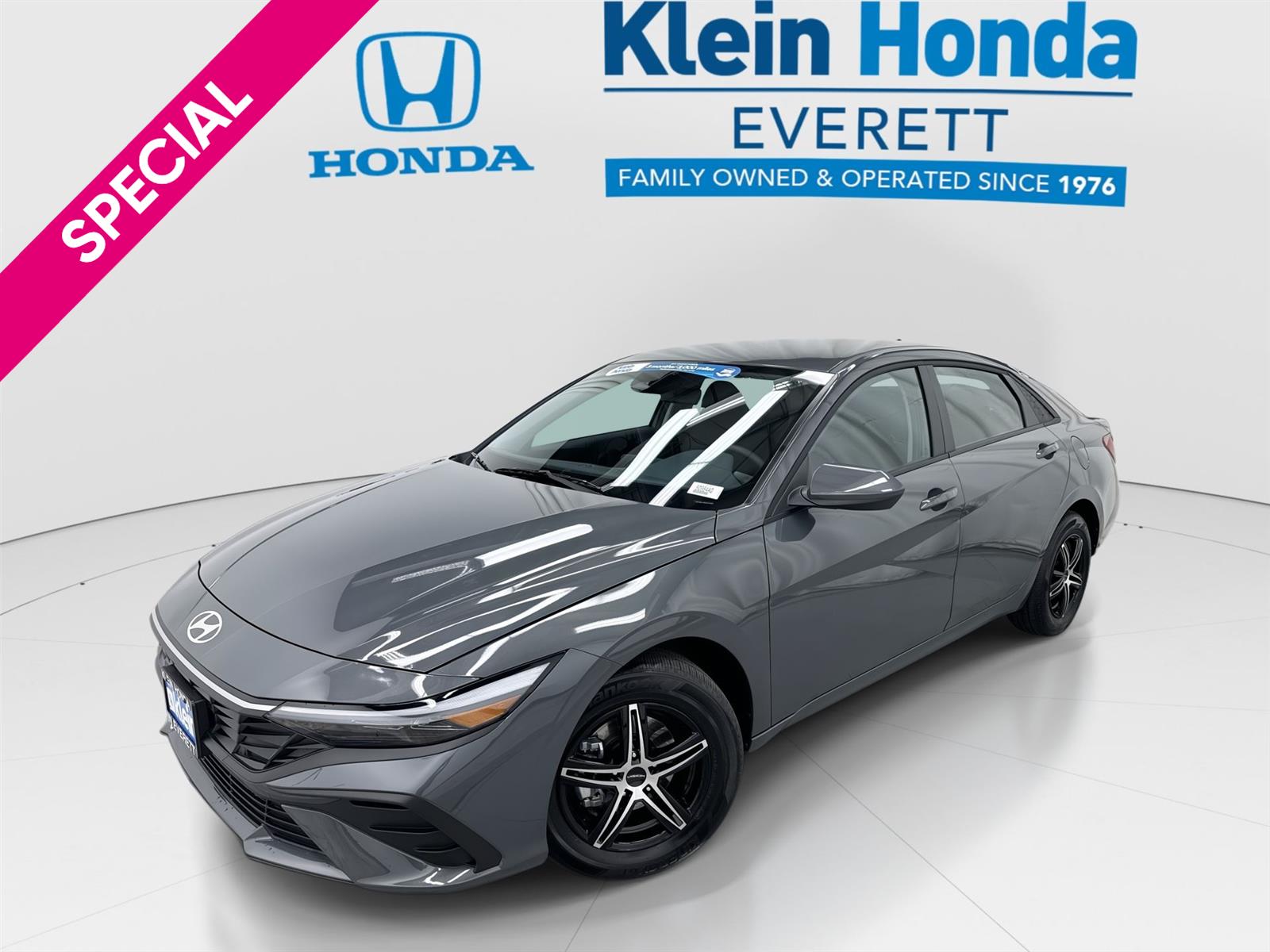 Ecotronic Gray 2026 Hyundai Elantra Sedan Front-Wheel Drive Continuously Variable Transmission
