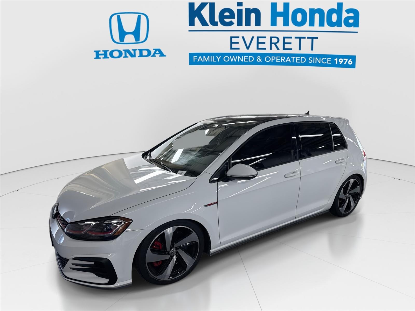 Pure White 2018 Volkswagen Golf GTI Hatchback Front-Wheel Drive Manual