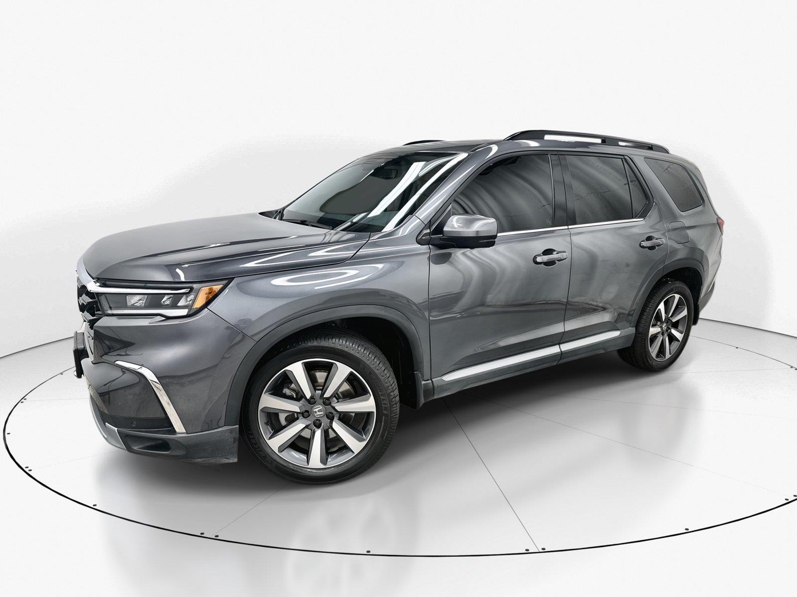 Gray (Modern Steel Metallic) 2023 Honda Pilot SUV / Crossover All-Wheel Drive Automatic