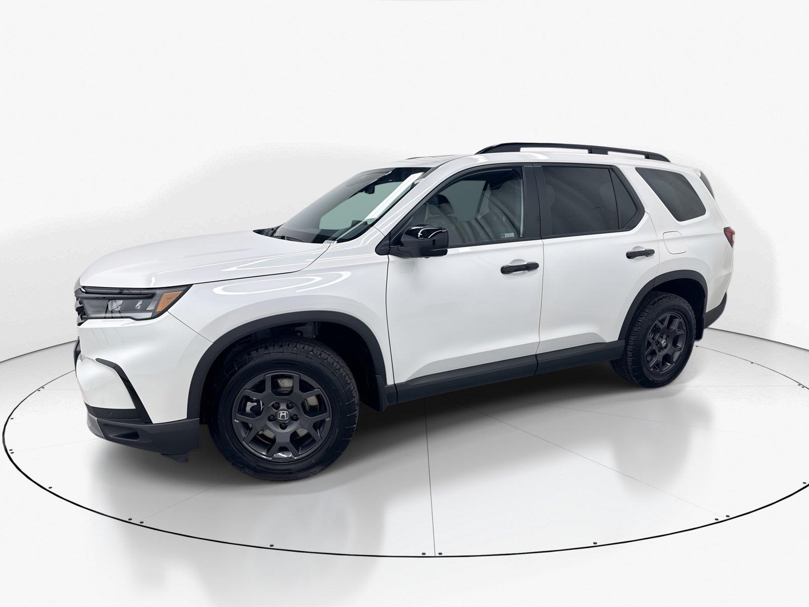 Platinum White Pearl 2024 Honda Pilot SUV / Crossover All-Wheel Drive