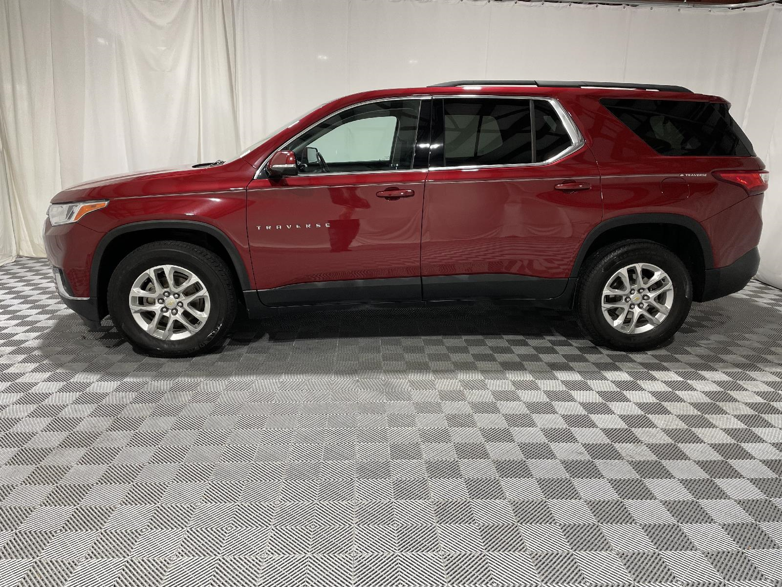 Used 2020 Chevrolet Traverse LT Cloth SUV for sale in St Joseph MO