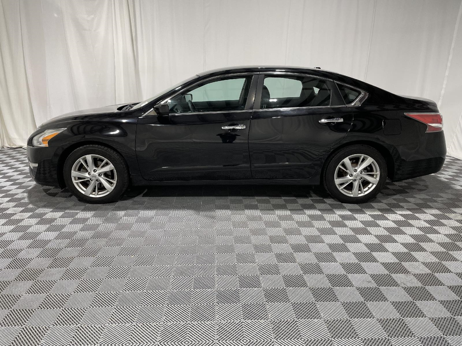 Used 2015 Nissan Altima 2.5 SV Sedan for sale in St Joseph MO