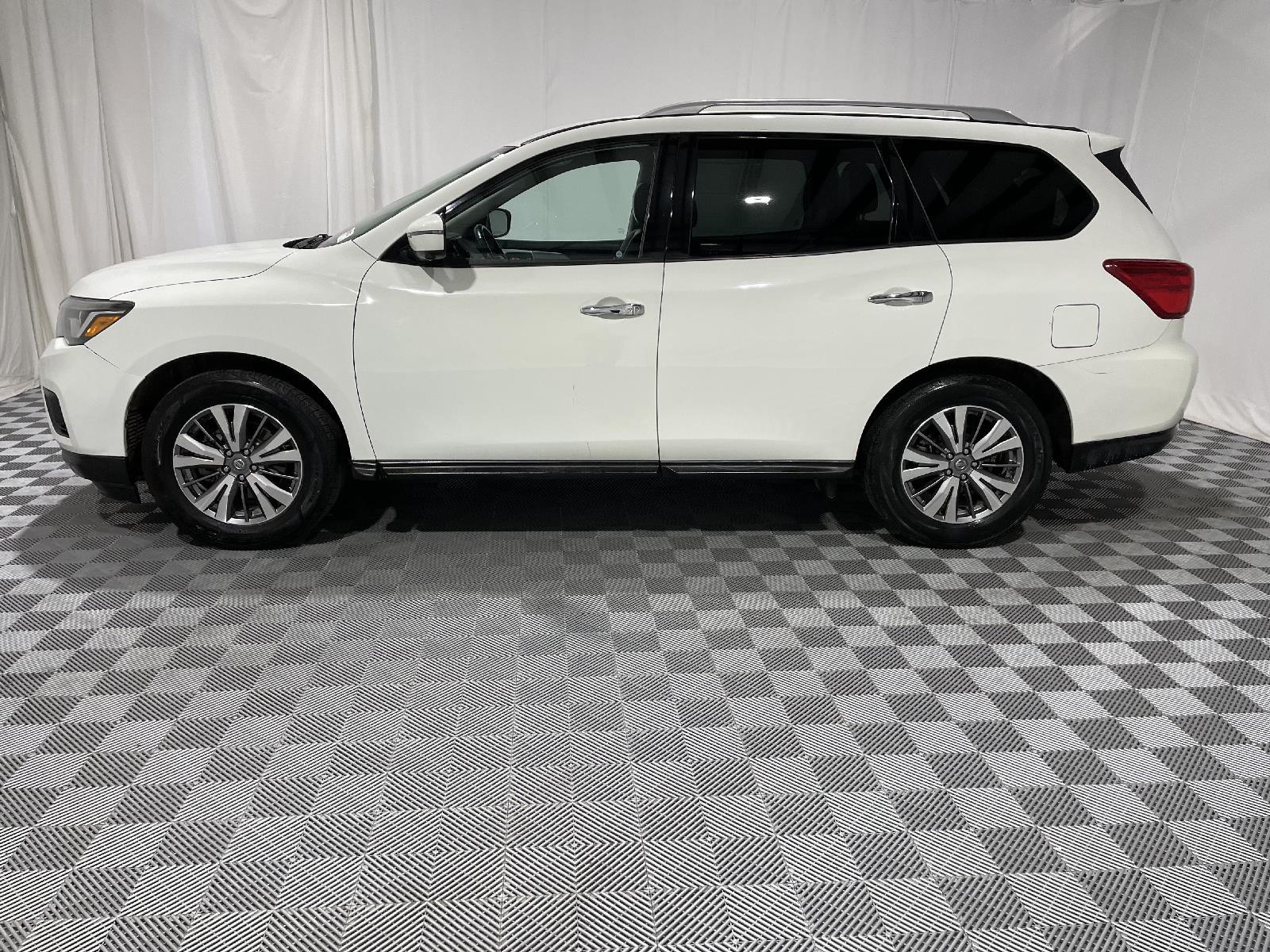 Used 2019 Nissan Pathfinder SL SUV for sale in St Joseph MO