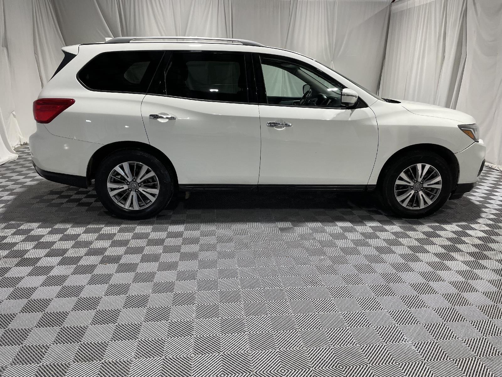 Used 2019 Nissan Pathfinder SL SUV for sale in St Joseph MO