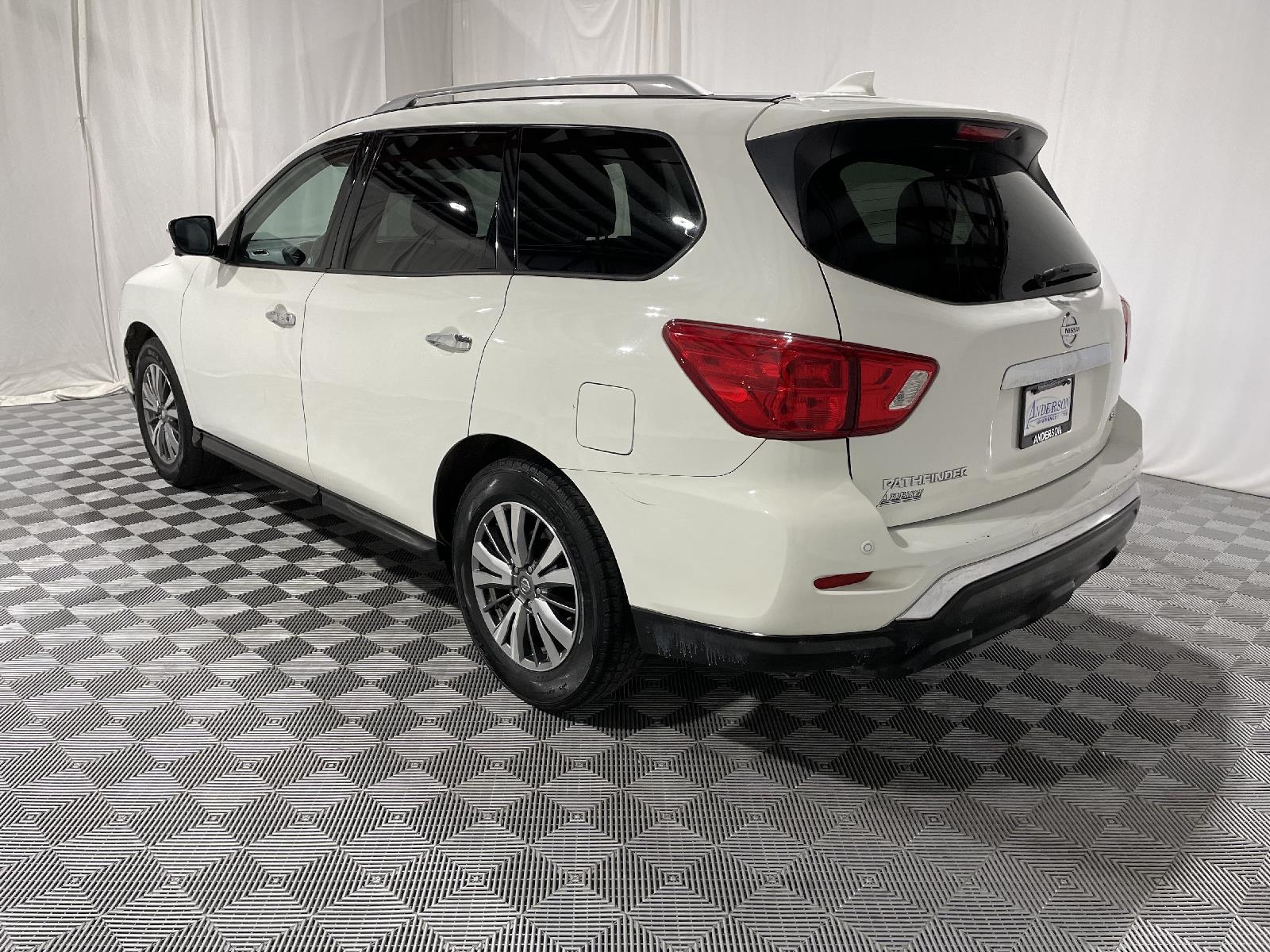 Used 2019 Nissan Pathfinder SL SUV for sale in St Joseph MO