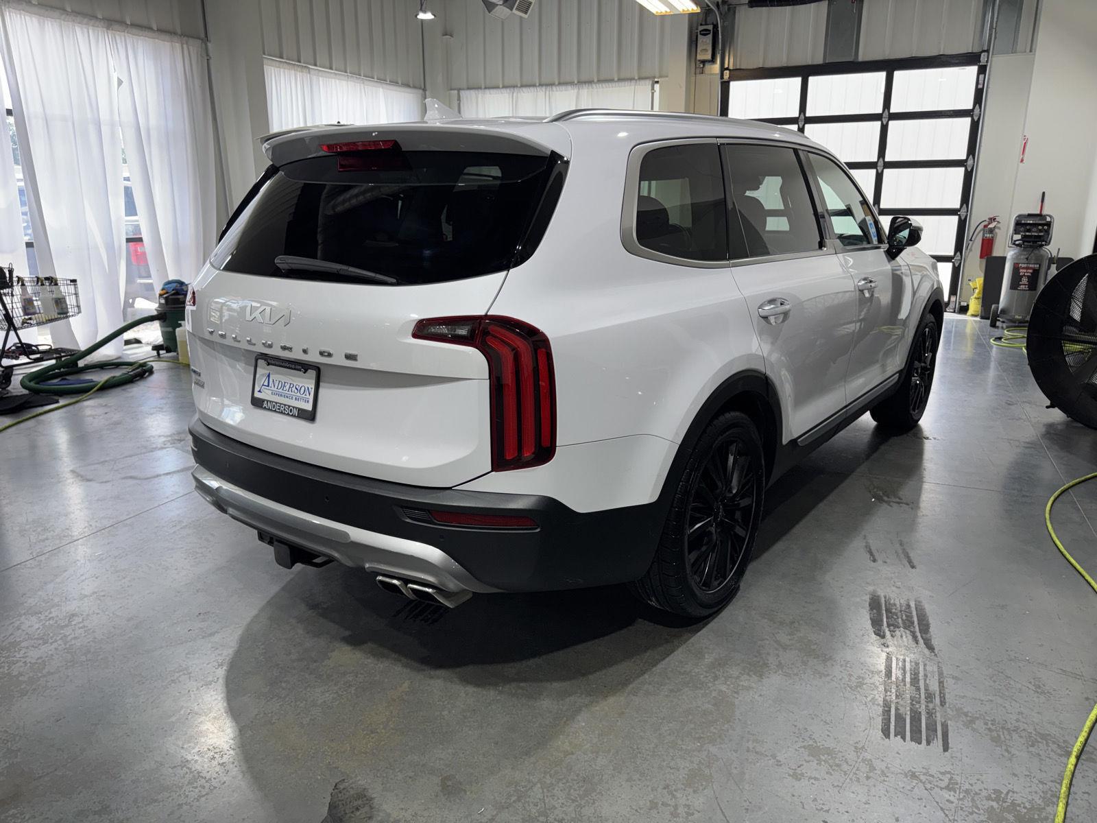Vehicle photo 7