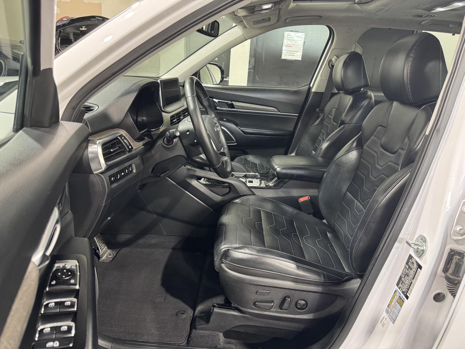 Vehicle photo 18