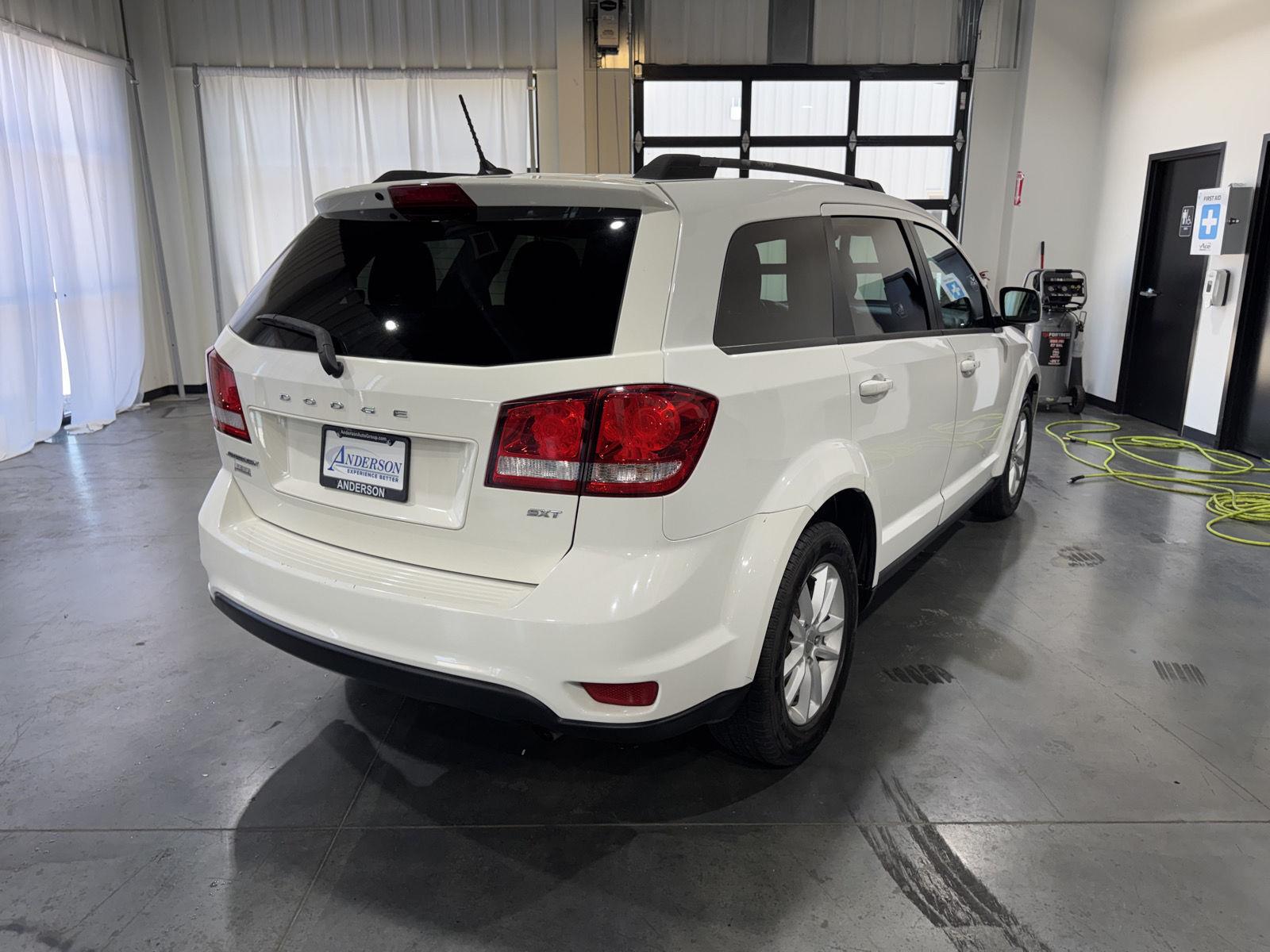 Vehicle photo 7
