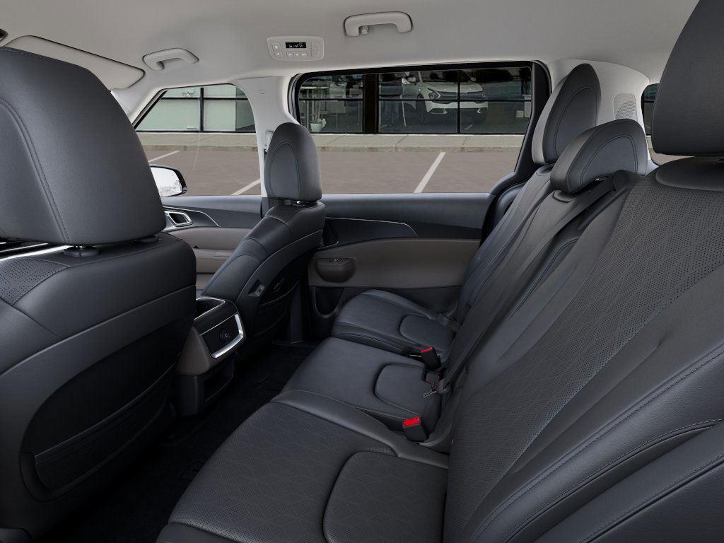 2026 Kia Carnival LXS photo 17
