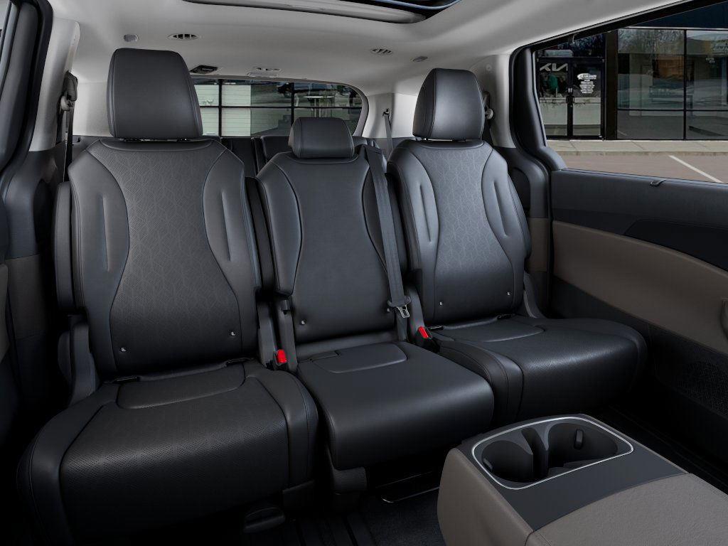 2026 Kia Carnival SX photo 14