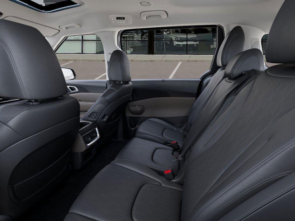 2026 Kia Carnival SX photo 16