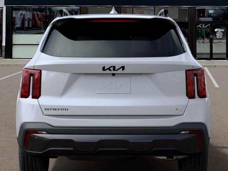 Vehicle photo 13