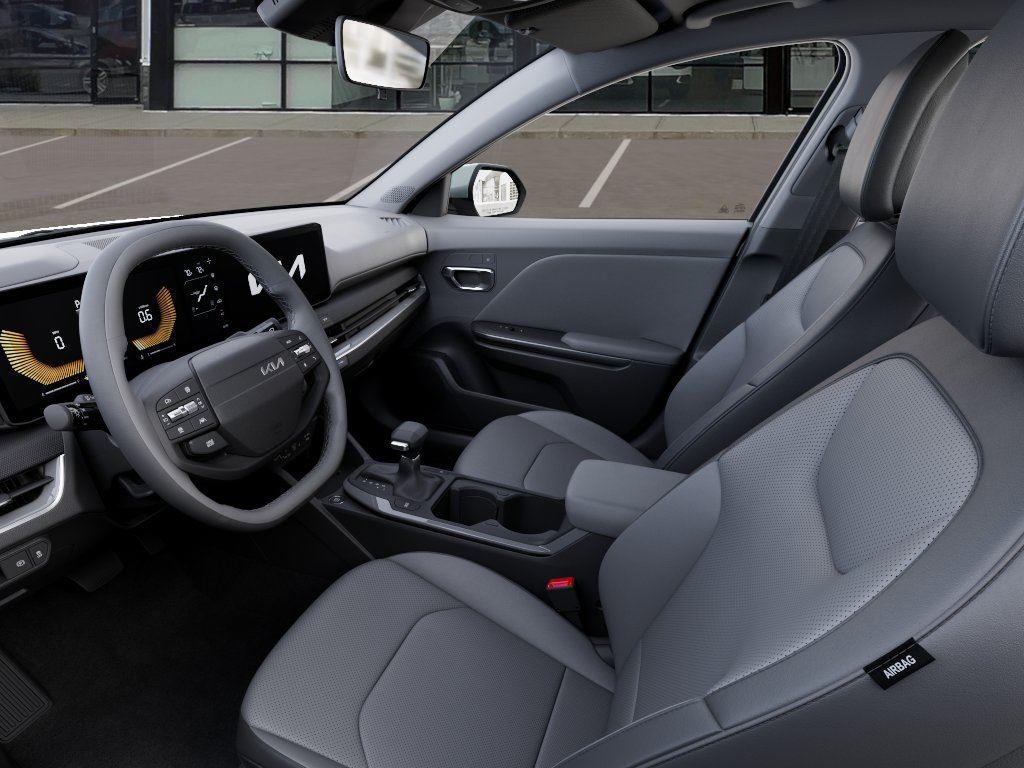 Vehicle photo 17