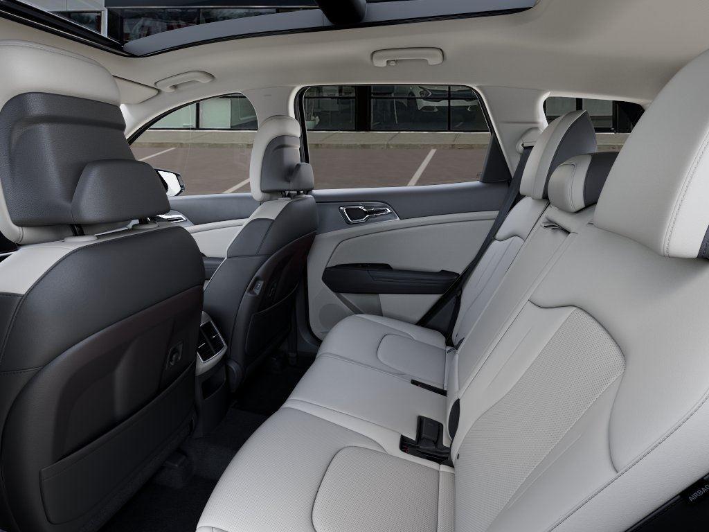 Vehicle photo 18