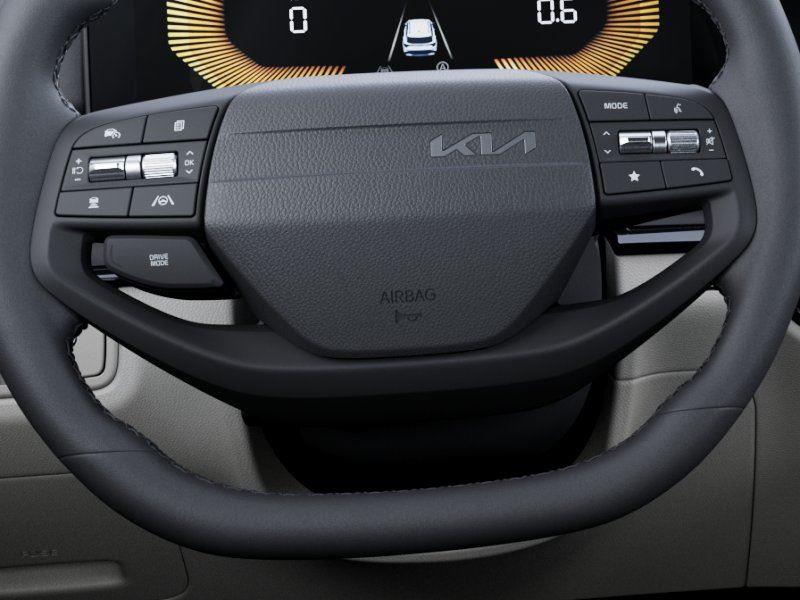 Vehicle photo 22