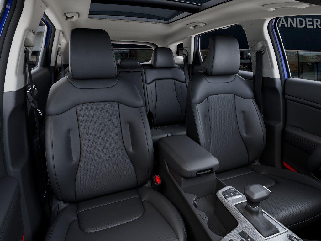 Vehicle photo 15