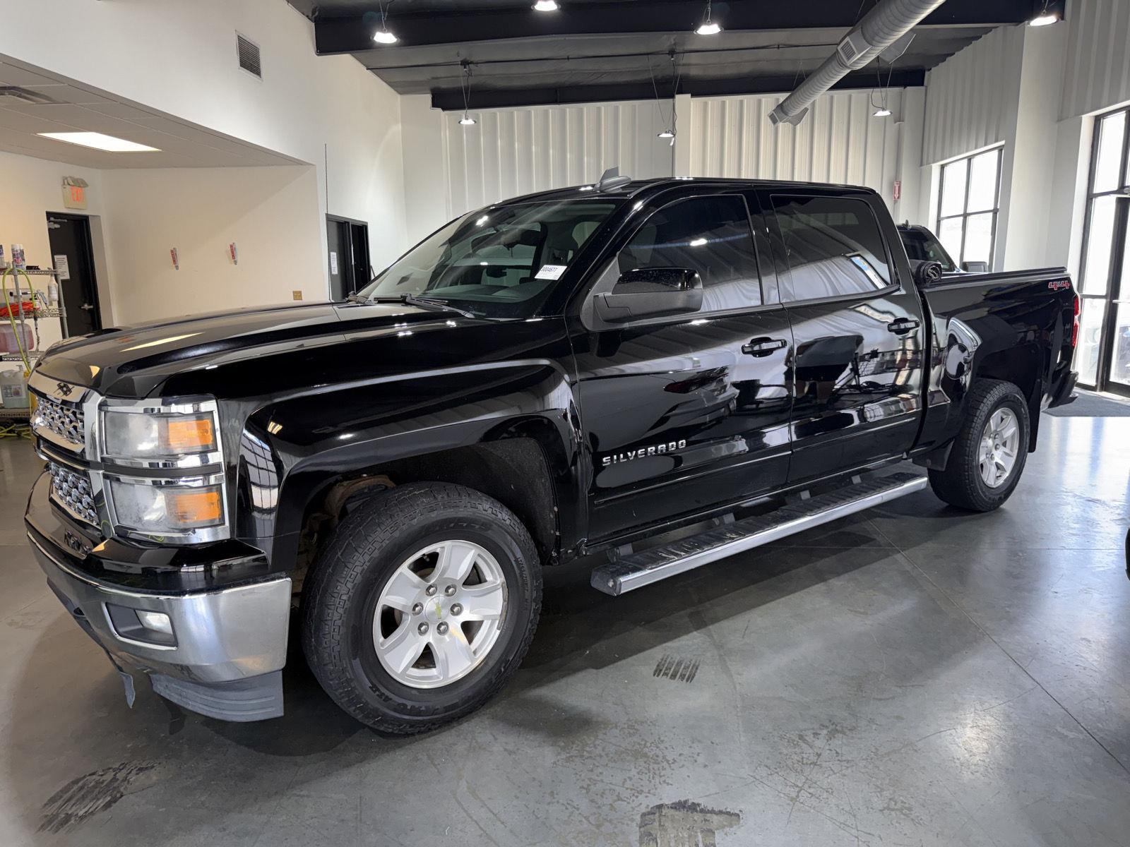 Vehicle photo 2