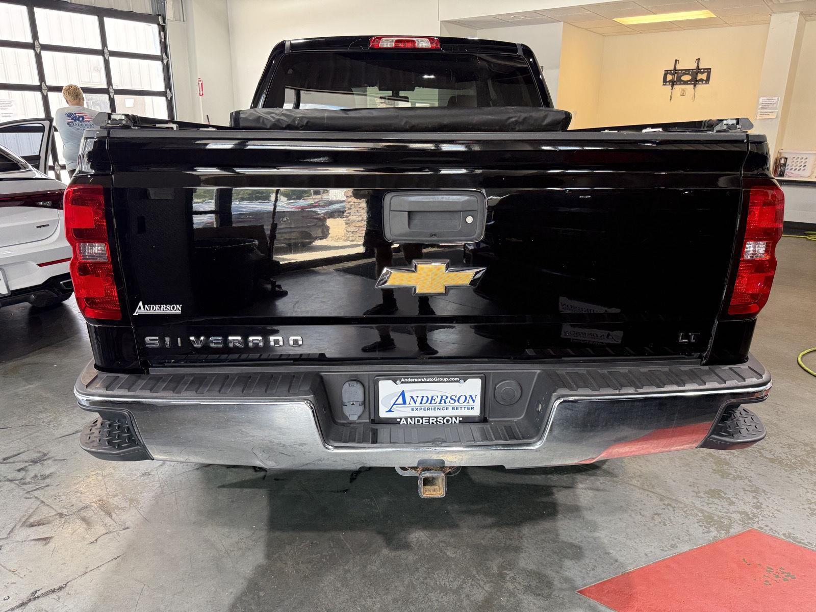 Vehicle photo 8