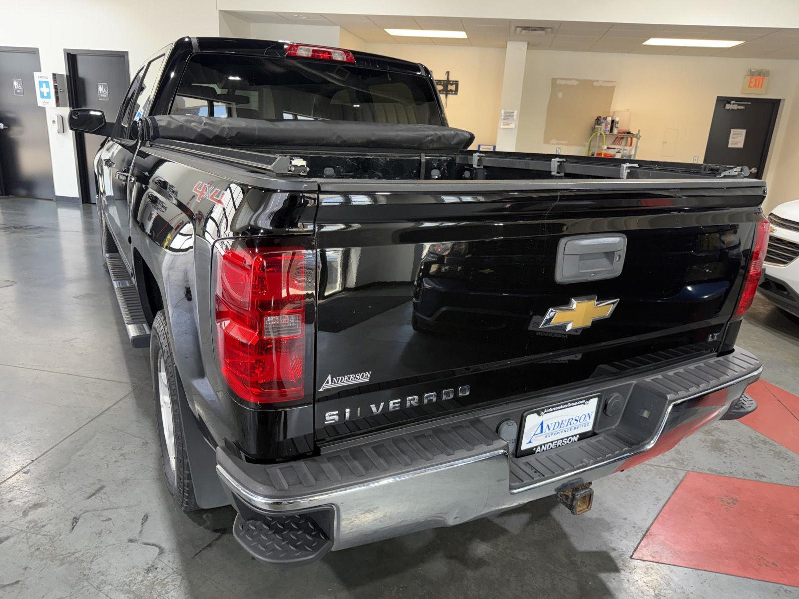 Vehicle photo 9