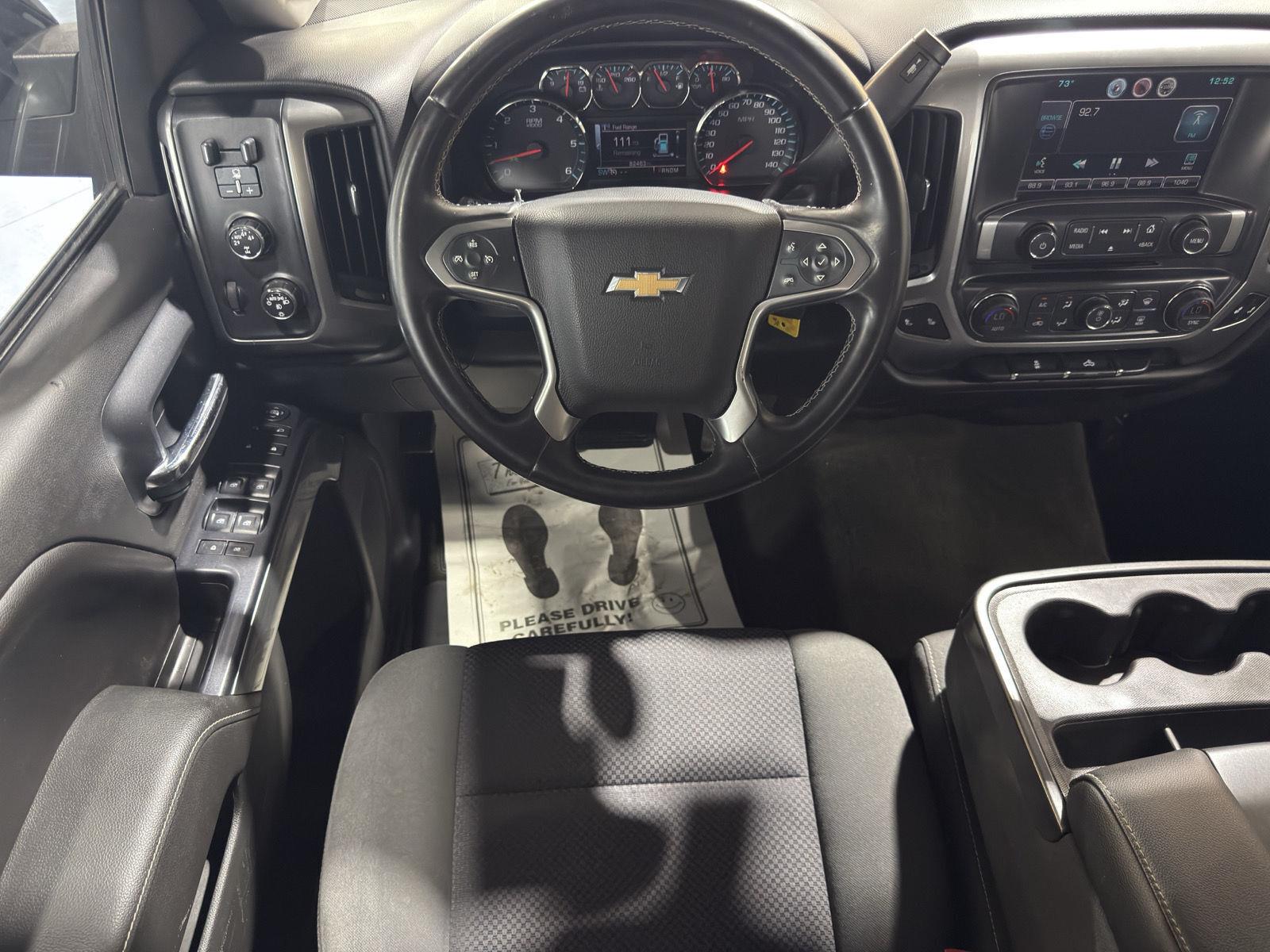 Vehicle photo 17