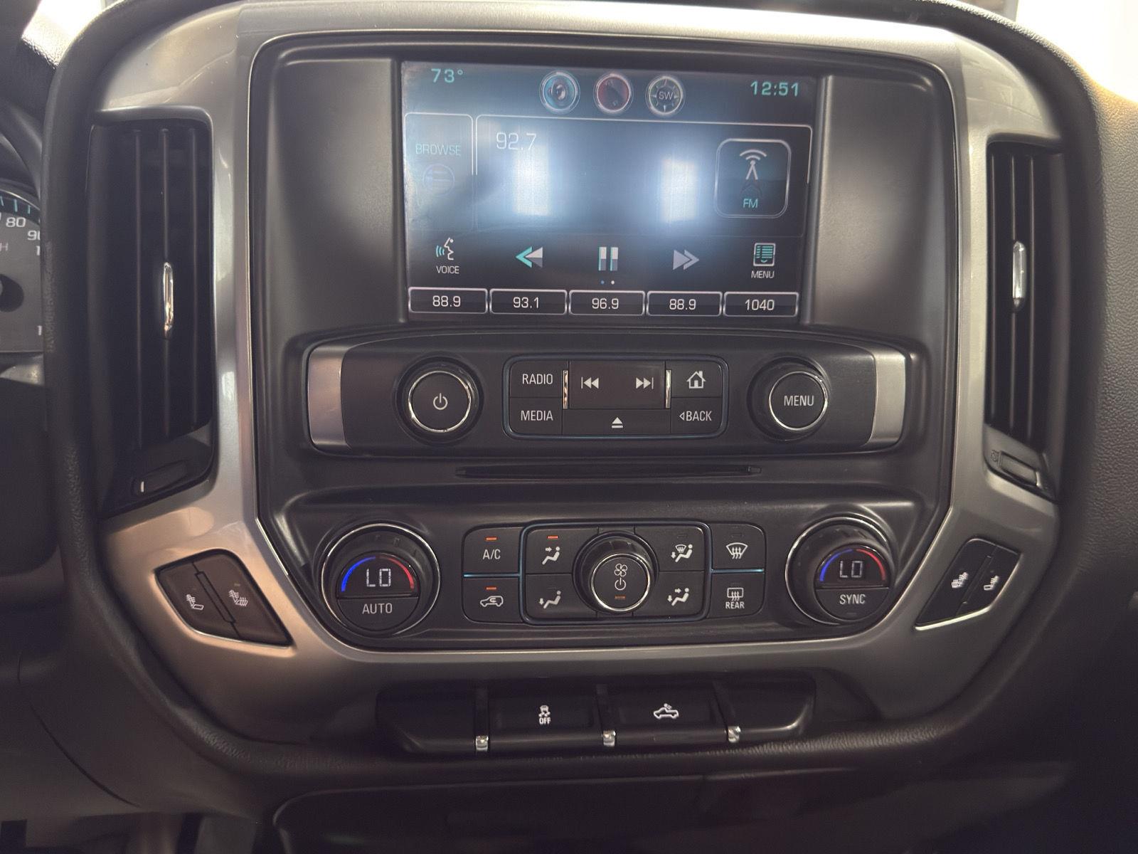 Vehicle photo 30