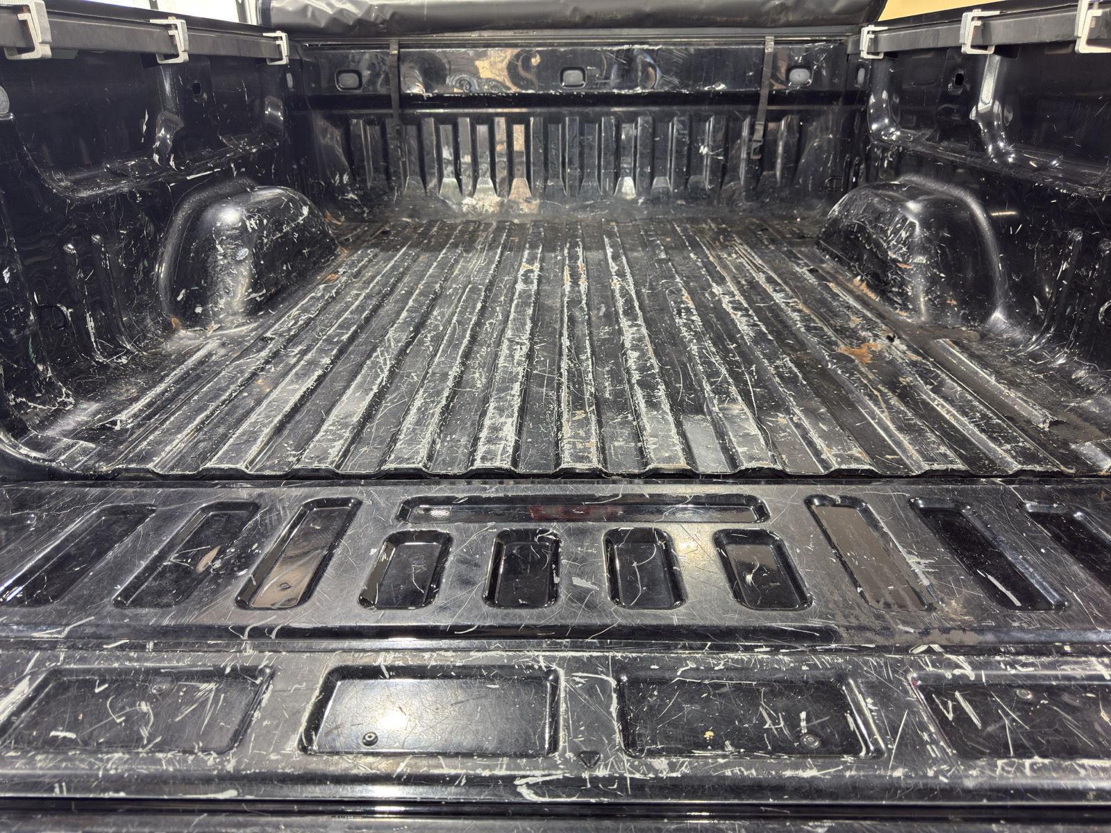 Vehicle photo 34