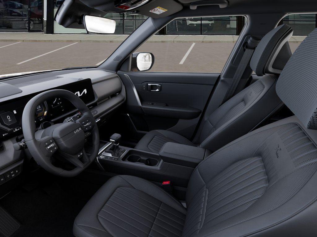 Vehicle photo 17