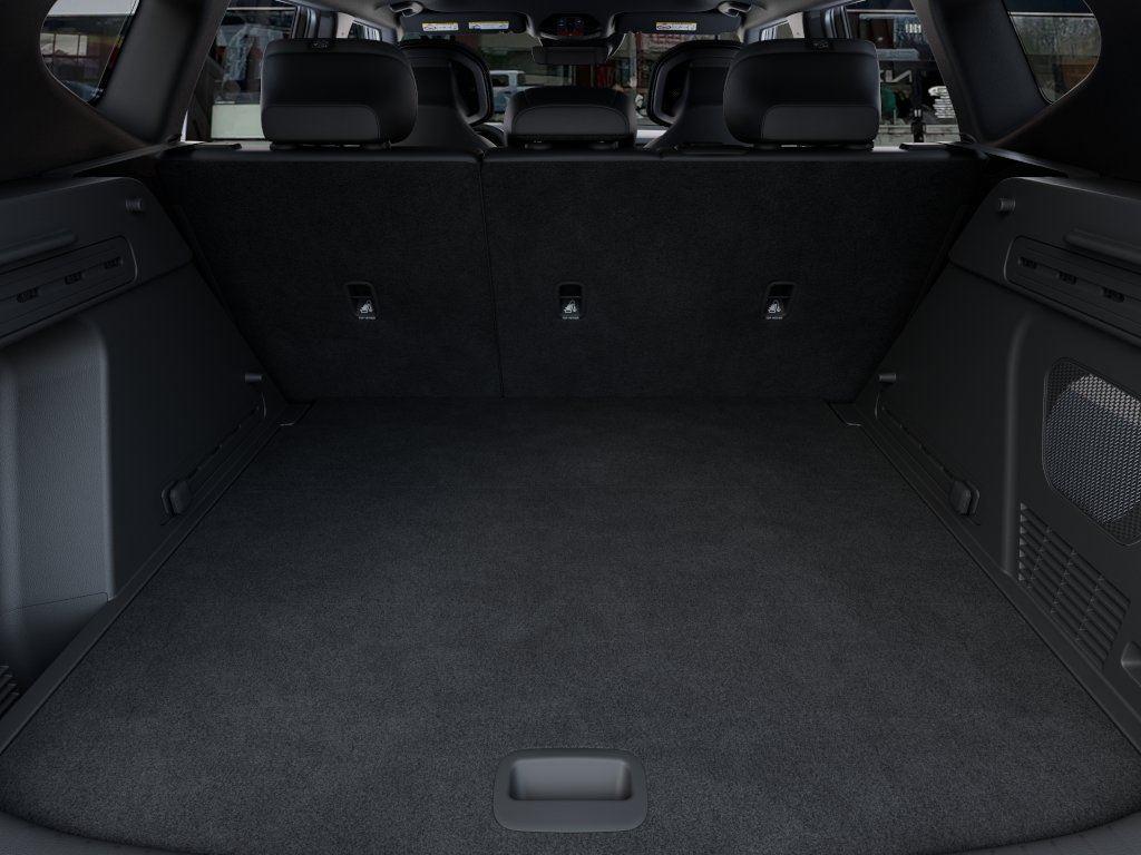 Vehicle photo 19