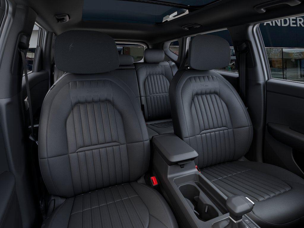 Vehicle photo 15