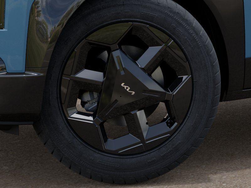 Vehicle photo 9