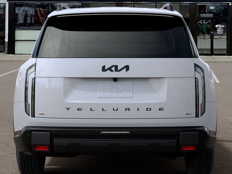 Vehicle photo 13