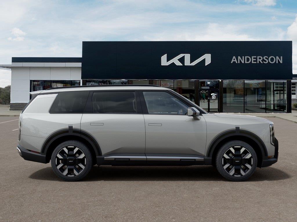 Vehicle photo 7
