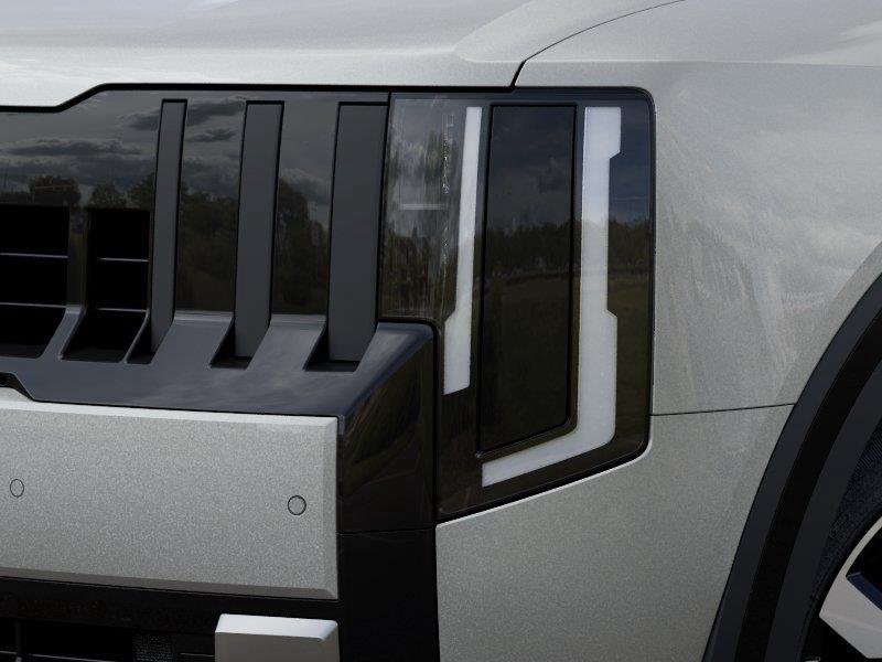 Vehicle photo 10
