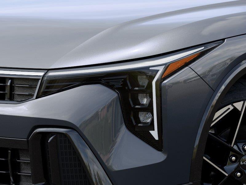 Vehicle photo 10