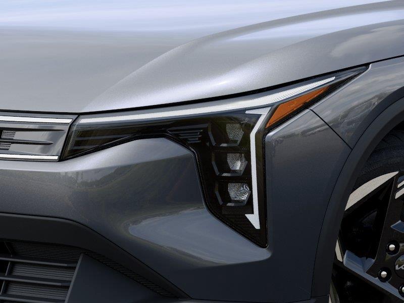 Vehicle photo 10