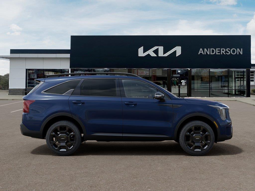 Vehicle photo 7