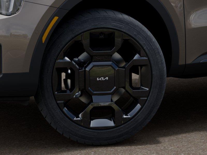 Vehicle photo 9