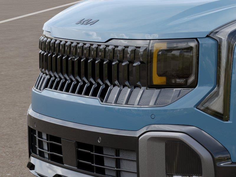 Vehicle photo 12