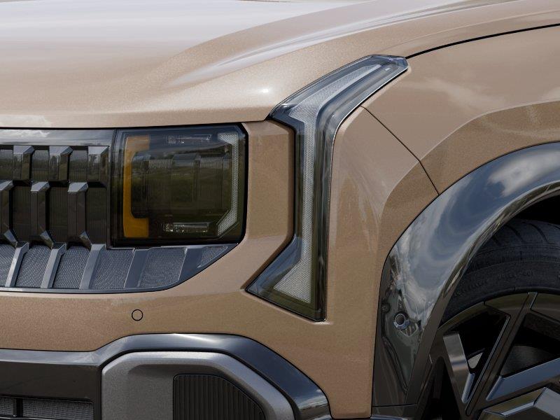 Vehicle photo 10