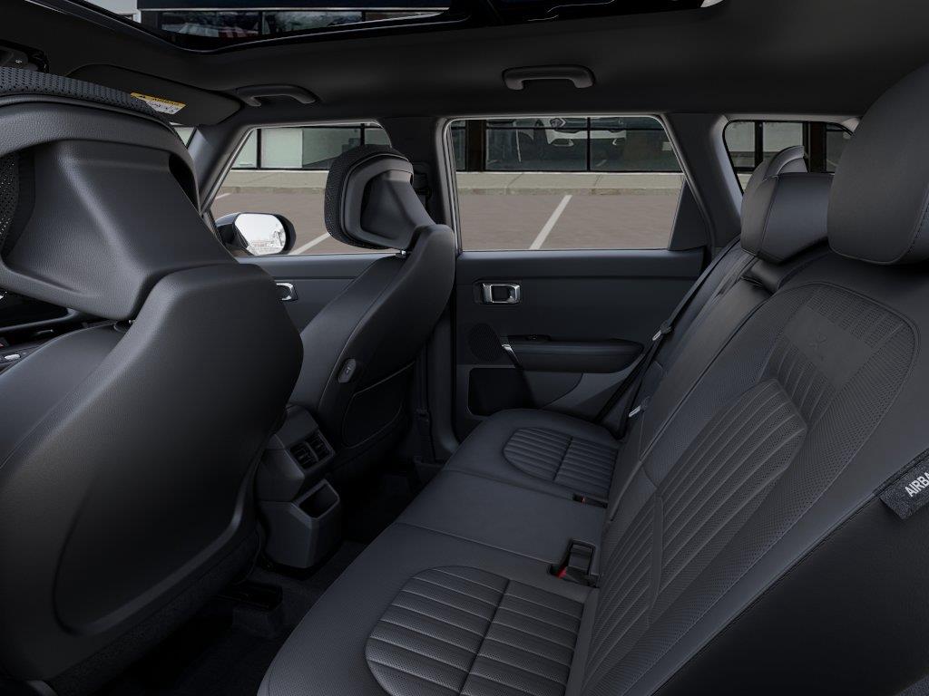 Vehicle photo 18