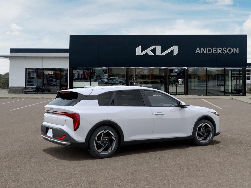 Vehicle photo 6