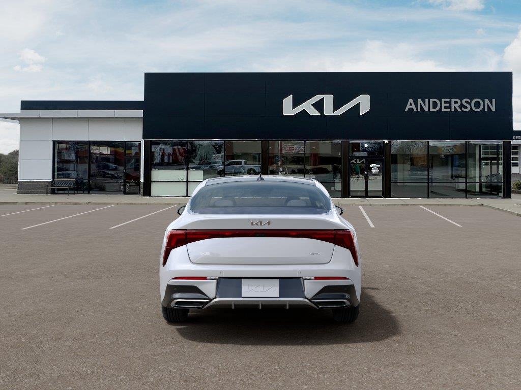 Vehicle photo 5