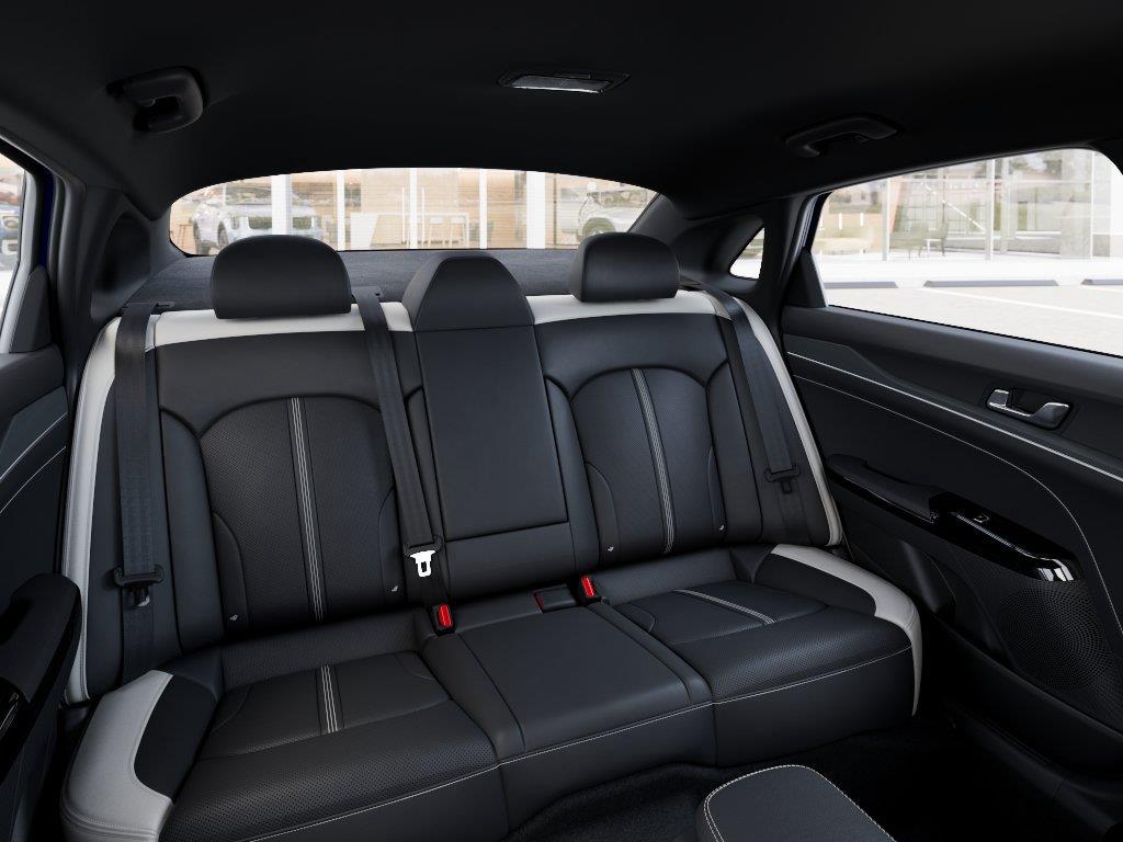 Vehicle photo 16