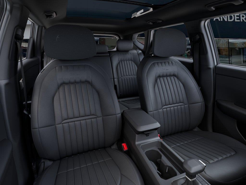Vehicle photo 15