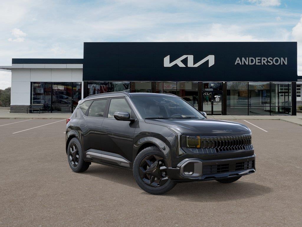 Vehicle photo 8
