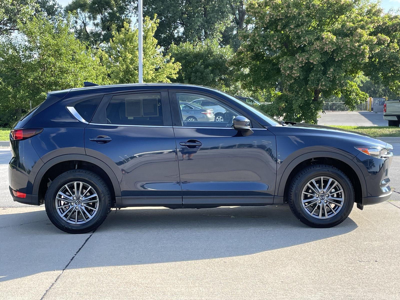 Vehicle photo 6